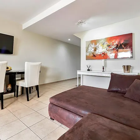 Oasis Fanabe Iii Apartment